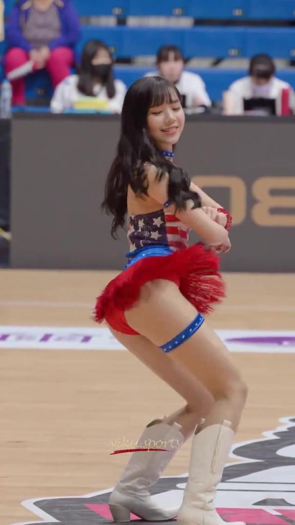 最好的啦啦隊(duì)小姐姐！自信，健康充滿活力！